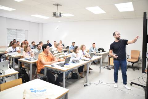 Asistentes a un curso de modelización hidráulica en la UPCT.
